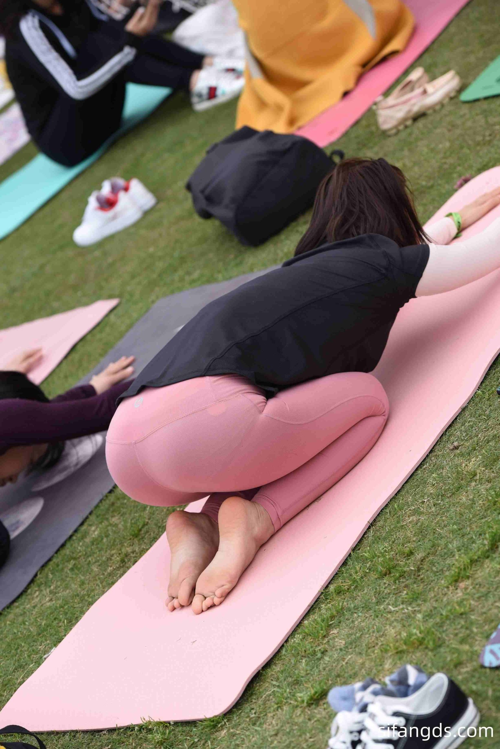 图片[12]-成都富婆少妇户外瑜伽活动美脚美臀特写原图[1045P]-尤妹社