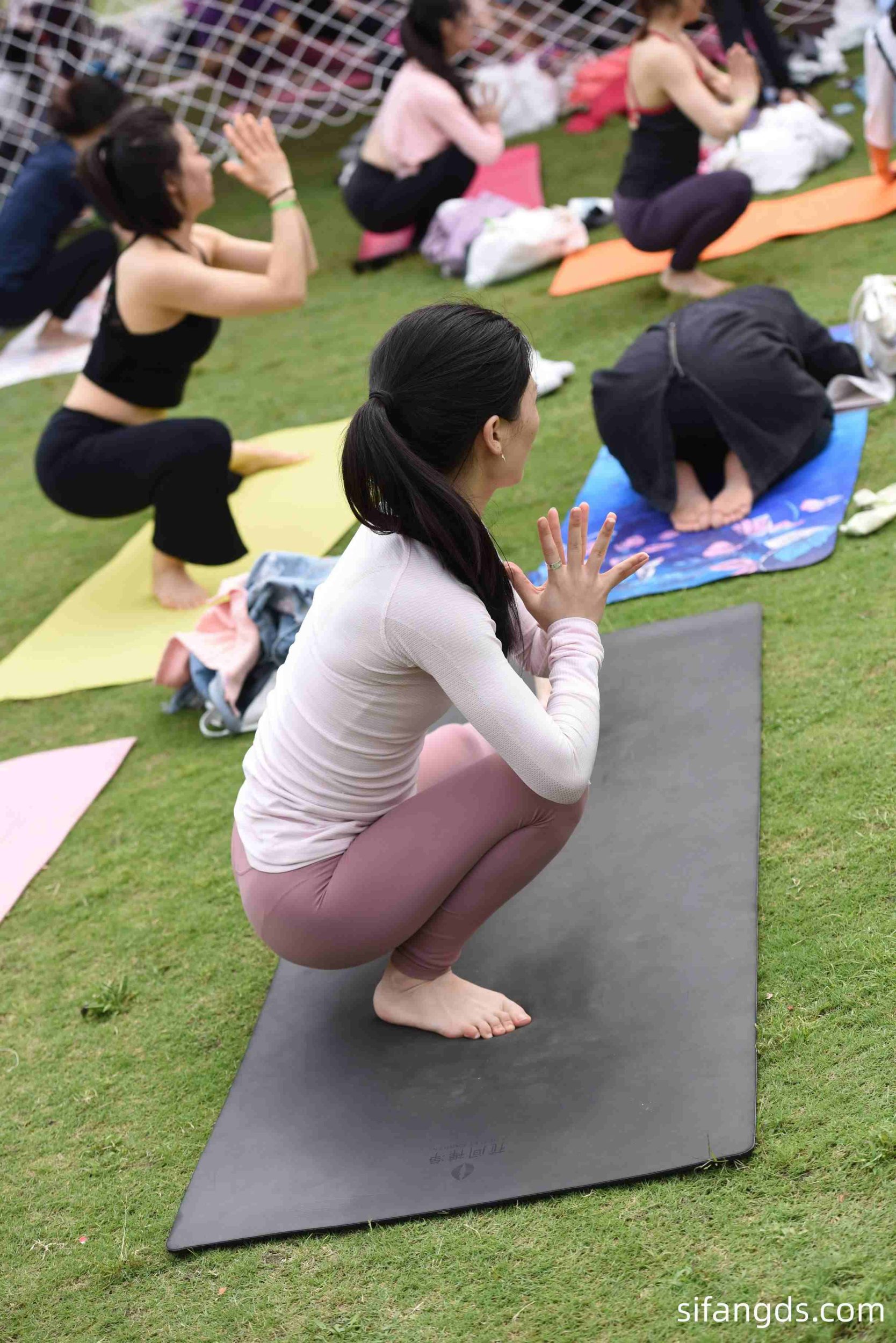 图片[14]-成都富婆少妇户外瑜伽活动美脚美臀特写原图[1045P]-尤妹社