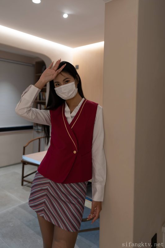 模特舒舒南航空姐制服大长腿全套写真+4K拍摄花絮[145P4V]-尤妹社