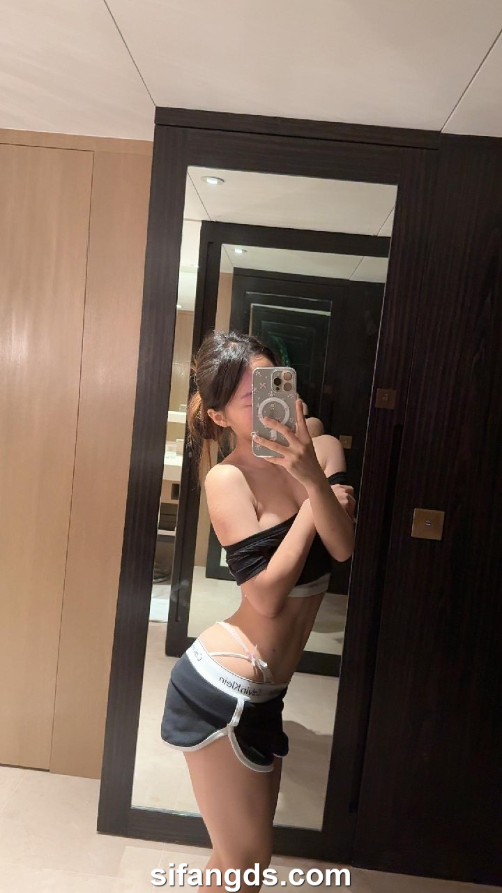 图片[5]-抖音百万粉丝博主【六六酱】密圈价值888元VIP内容超反差[18P12V]-尤妹社