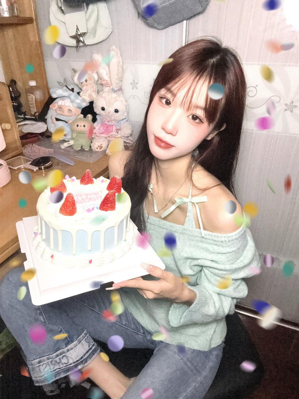 图片[3]-抖音素人女大玉足博主别管小薇重金定制合集[289P72V]