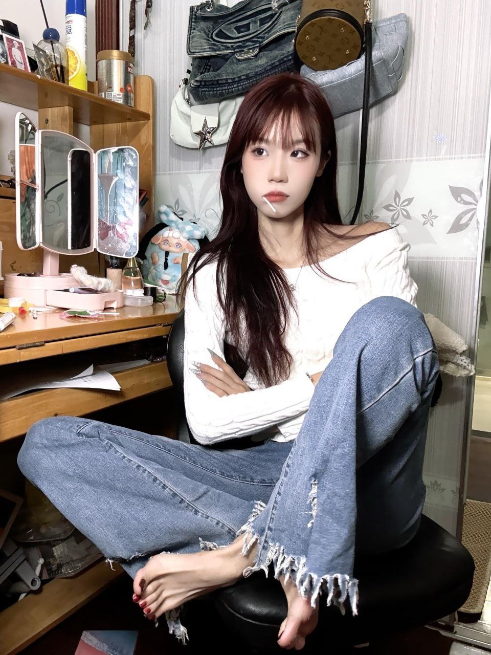 图片[13]-抖音素人女大玉足博主别管小薇重金定制合集[289P72V]