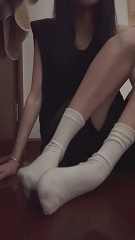 图片[4]-抖音素人女大玉足博主别管小薇重金定制合集[289P72V]