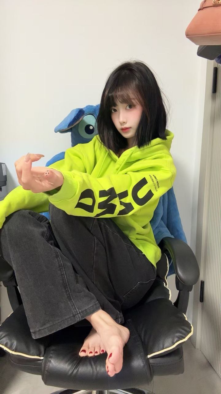 图片[7]-抖音短发高颜值玉足博主公主电闪[680P25V]