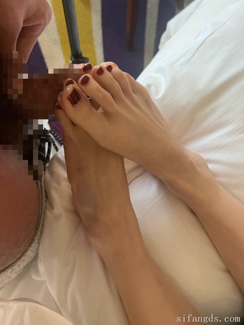图片[7]-【onn影像】笑容很灿烂脚巨反差的女孩，脚趾很骨感细长，肤况白嫩健康脚底很反差皱摺密集纹路很深[49P5V]-尤妹社