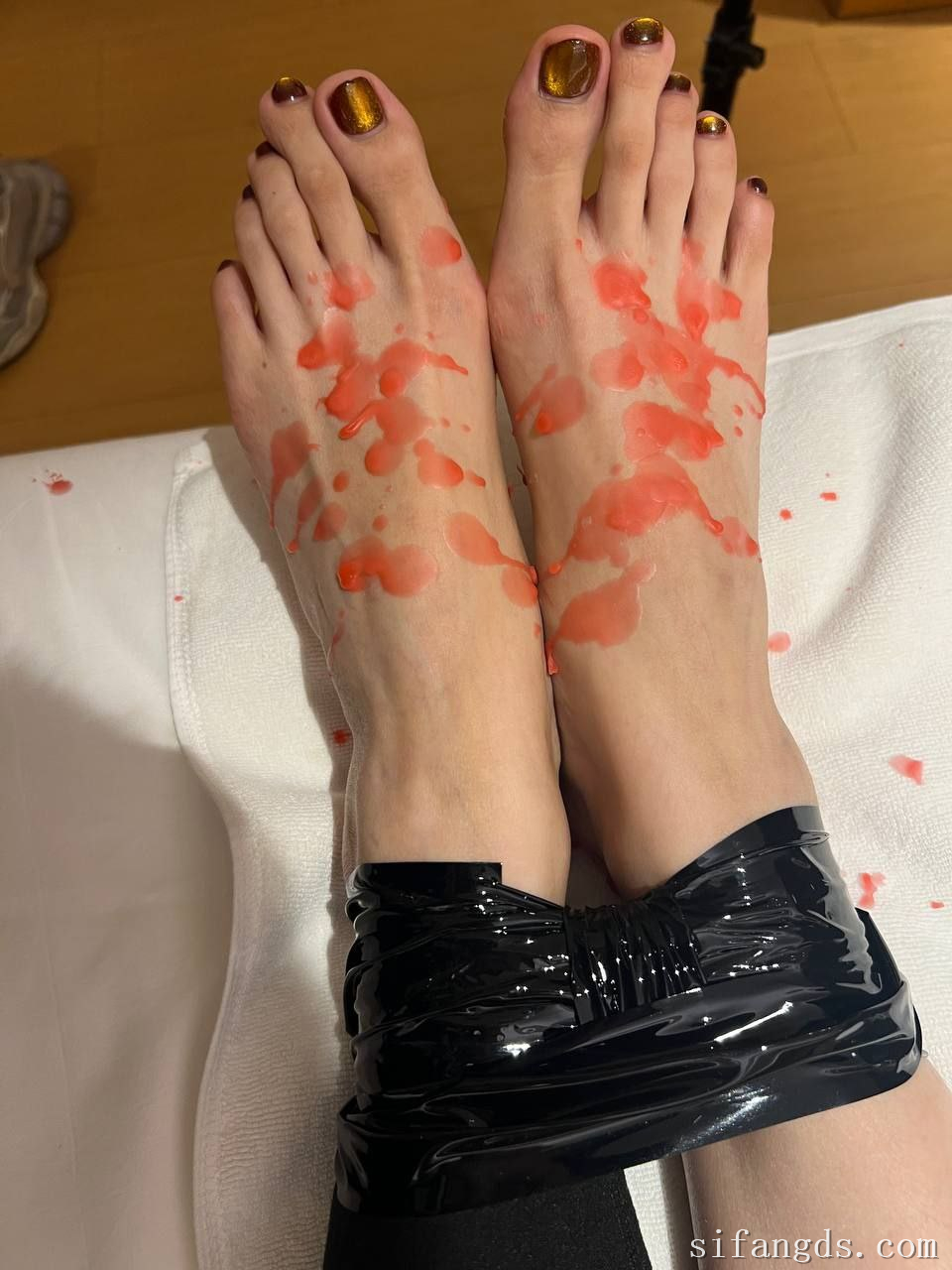 图片[10]-【onn影像】希腊脚女孩的绝美足拍+脚底滴蜡搔痒，脚趾细长整齐[67P10V]-尤妹社