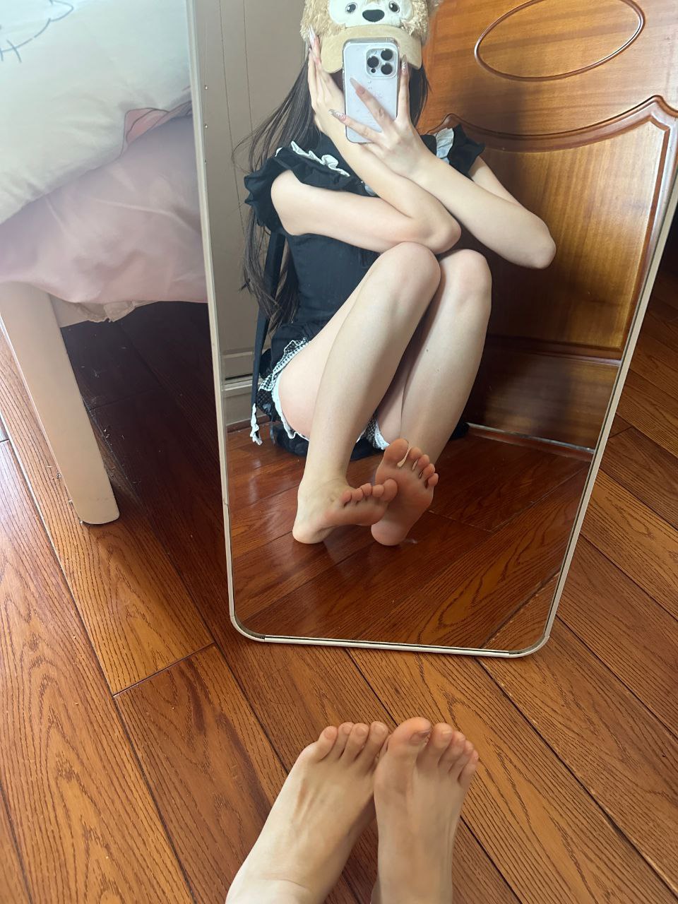 图片[10]-可爱玉足萝莉系妹子私下却是个爱竖中指的反差女s[75P5V]-尤妹社