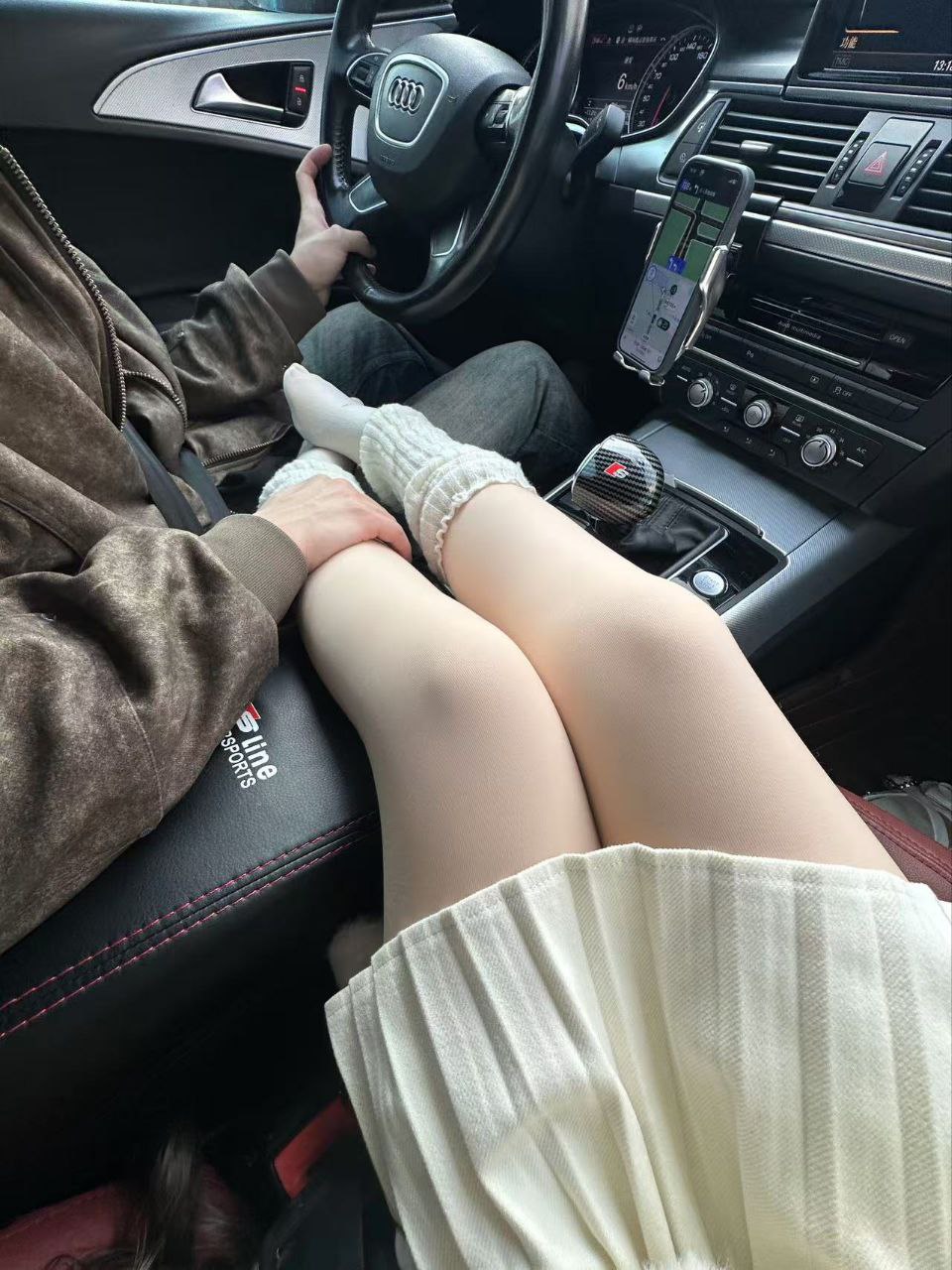 图片[11]-可爱玉足萝莉系妹子私下却是个爱竖中指的反差女s[75P5V]-尤妹社