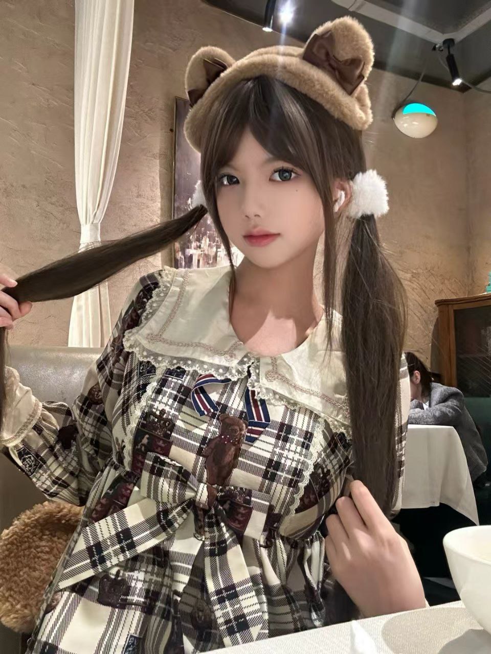 图片[2]-可爱玉足萝莉系妹子私下却是个爱竖中指的反差女s[75P5V]-尤妹社