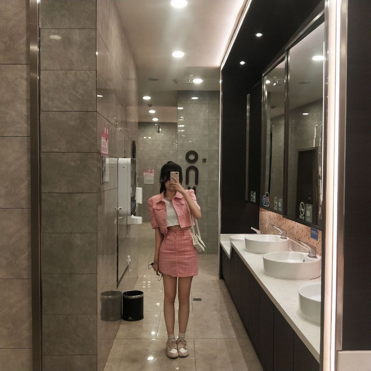 图片[6]-面试套路-面试套路素人小姐姐脚脸同框展示足底-尤妹社