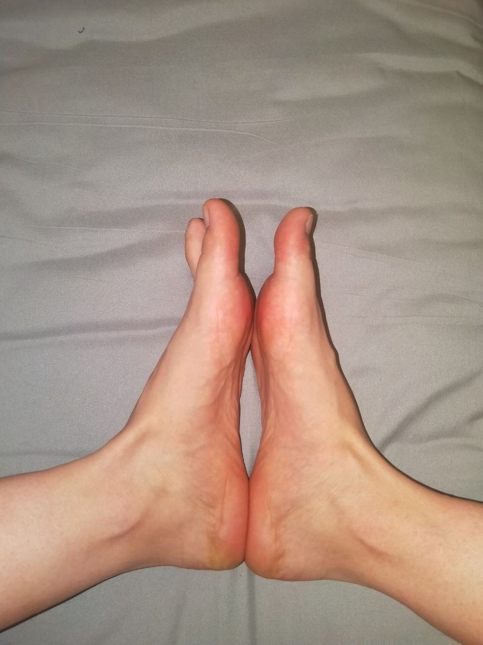 图片[7]-面试套路-面试套路素人小姐姐脚脸同框展示足底-尤妹社