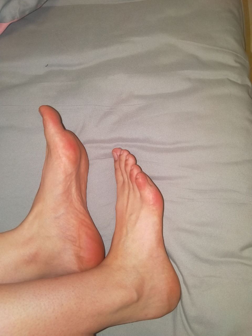 图片[11]-面试套路-面试套路素人小姐姐脚脸同框展示足底-尤妹社