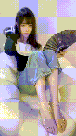 图片[5]-素人玉足主播小区内人群中脱鞋展示美脚[127V]-尤妹社