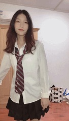 【主播定制】800元定制高颜值女主播大尺度秀脚食物踩踏[30V]-尤妹社