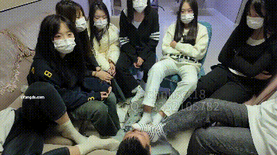 图片[1]-【重磅】与精小妹的那些年-女生们的大玩具（轮流坐脸）轮流舔脚[11V]-尤妹社