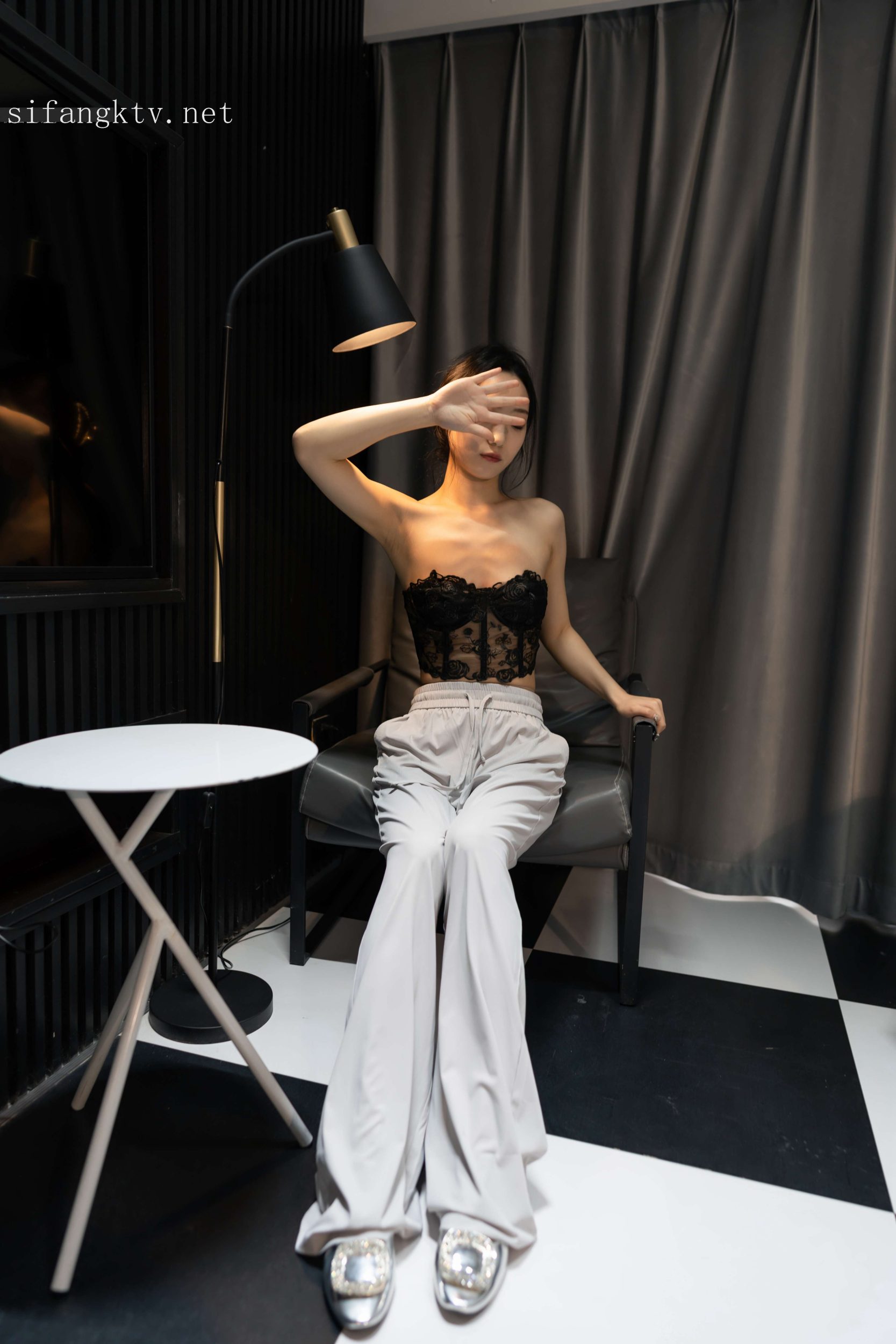 ISS系列 丝袜无内嫩模【桃桃】裤里肉丝真空套图＋拍摄花絮[87P1V]-尤妹社