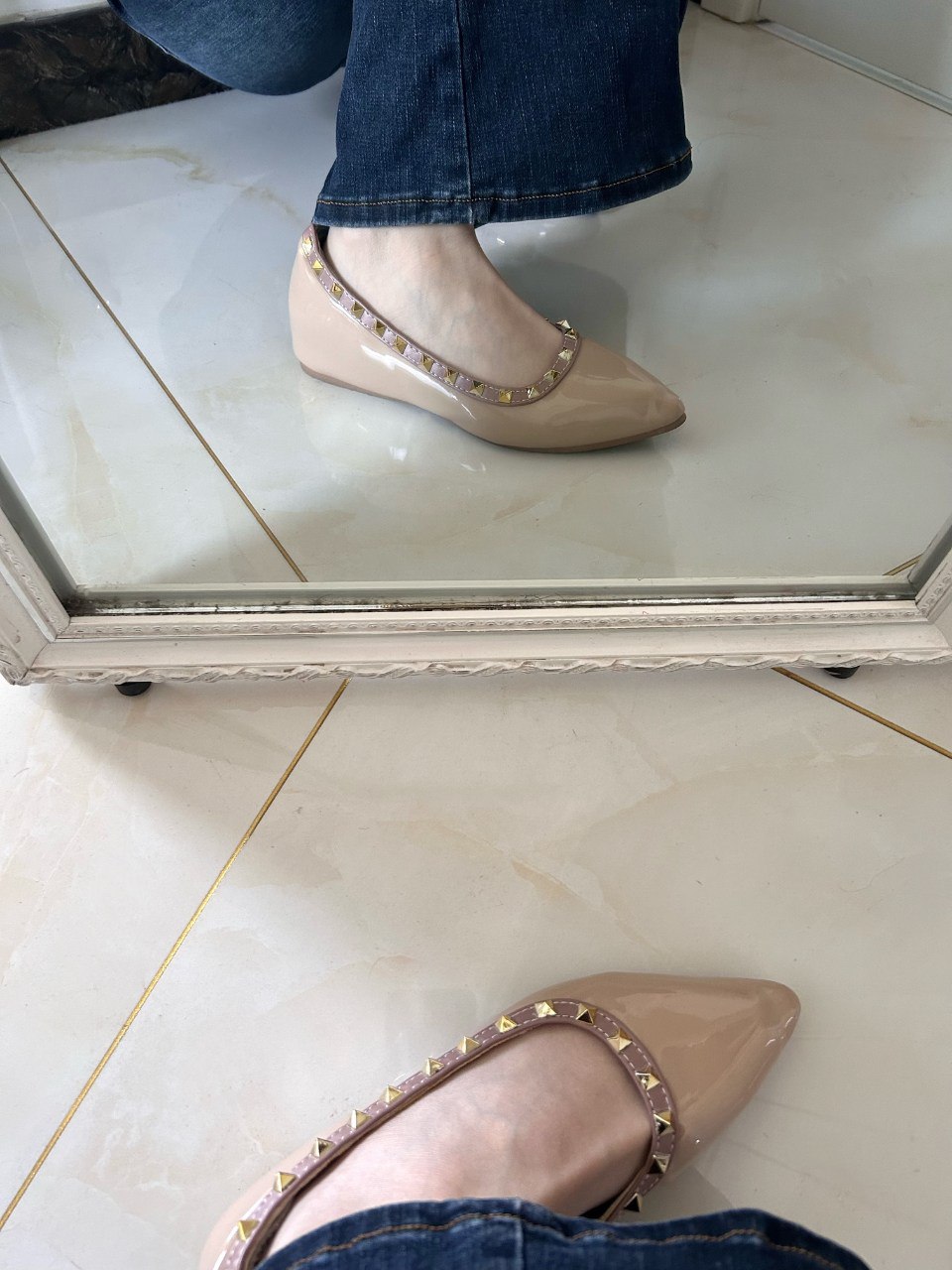 图片[12]-闲鱼购买二手华伦天奴平底鞋套路妹子上脚拍摄[4V]-尤妹社