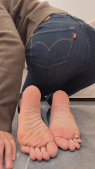 图片[2]-b站博主黄月亮花季40码美甲长脚趾骨感大汗脚高价定制[7V]-尤妹社