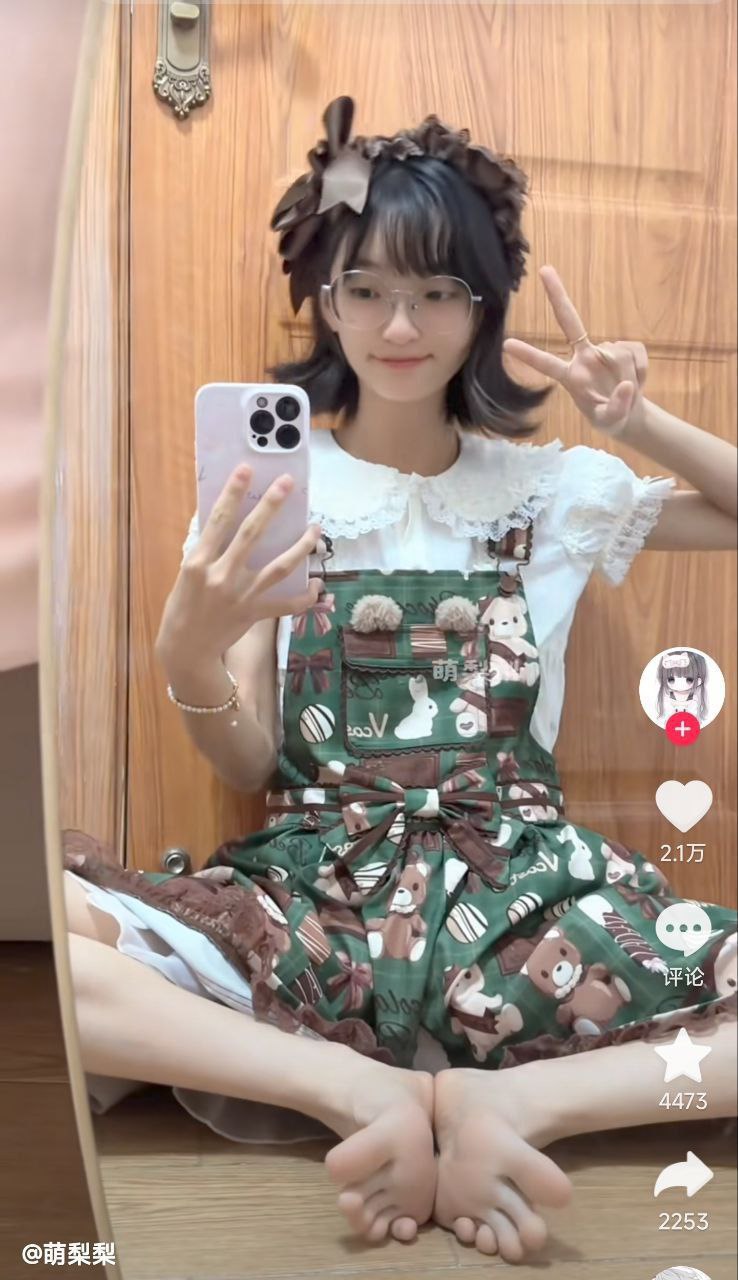 图片[6]-抖音清纯素人玉足博主【萌梨梨】定制私拍[142V]-尤妹社