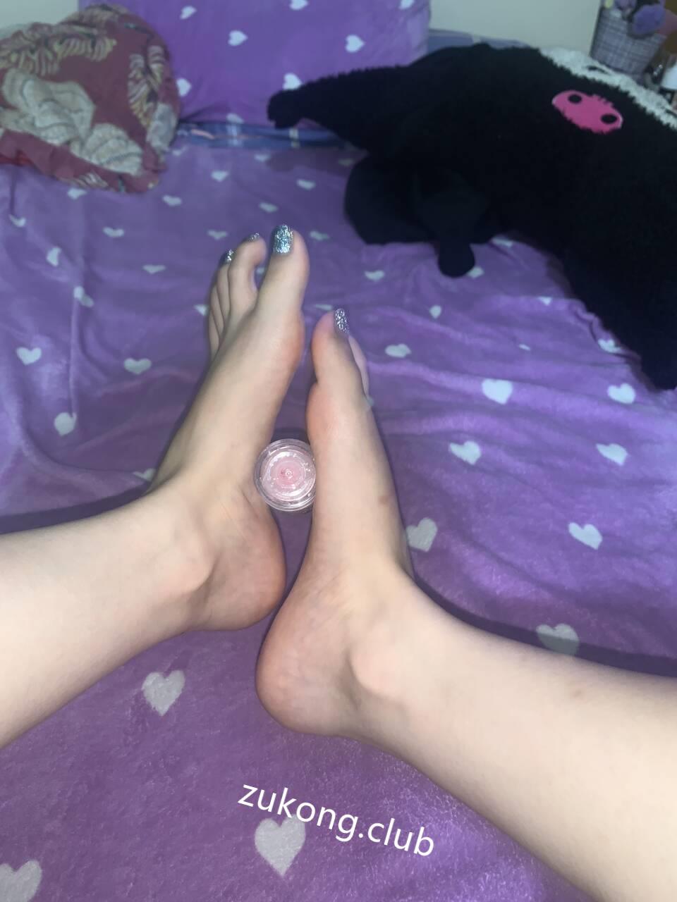 图片[3]-【原创开发】重金套路开发高颜值双胞胎姐妹相互拍照TK展示美脚[34P13V]-尤妹社