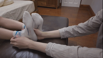 图片[4]-OF美臀美脚博主做讨厌纽约下雨性感美臀丝足定制[38P28V]-尤妹社