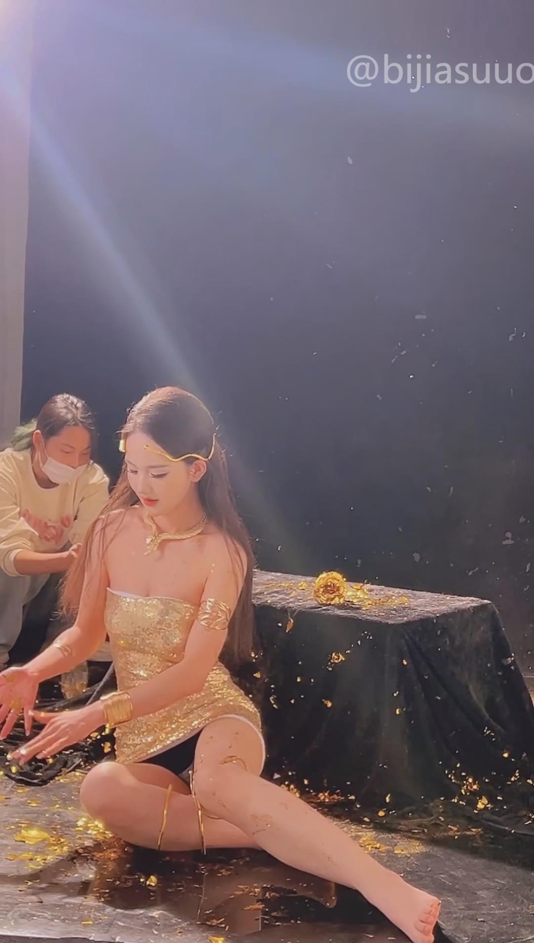 图片[22]-抖音新娘化妆间 婚房 写真 直播走光露点合集8.7G-尤妹社