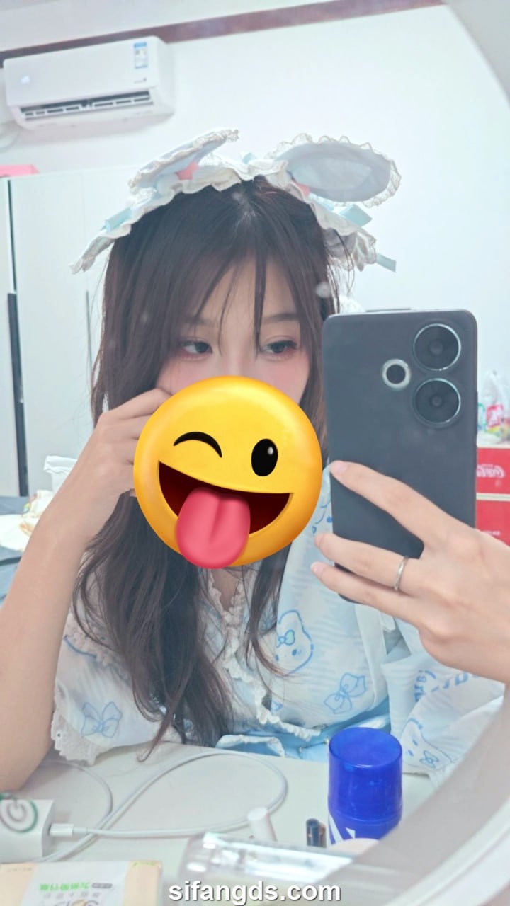 绿帽小情侣奶茶情侣分享女友给兄弟付费群福利私拍[20V66P]-尤妹社