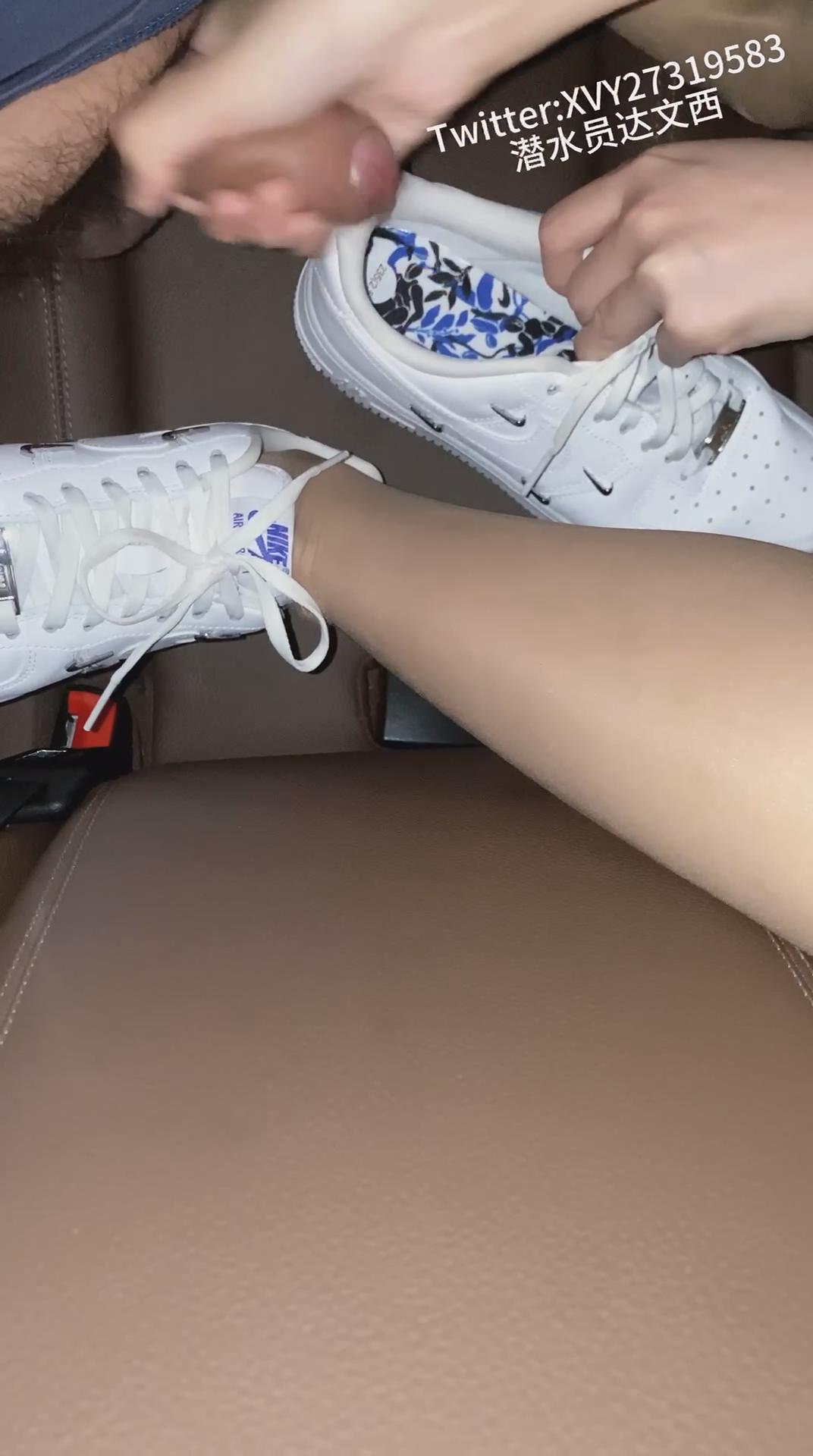 图片[10]-恋物癖大神【潜水员】爽玩各种丝袜骚脚射脚最全付费合集-尤妹社