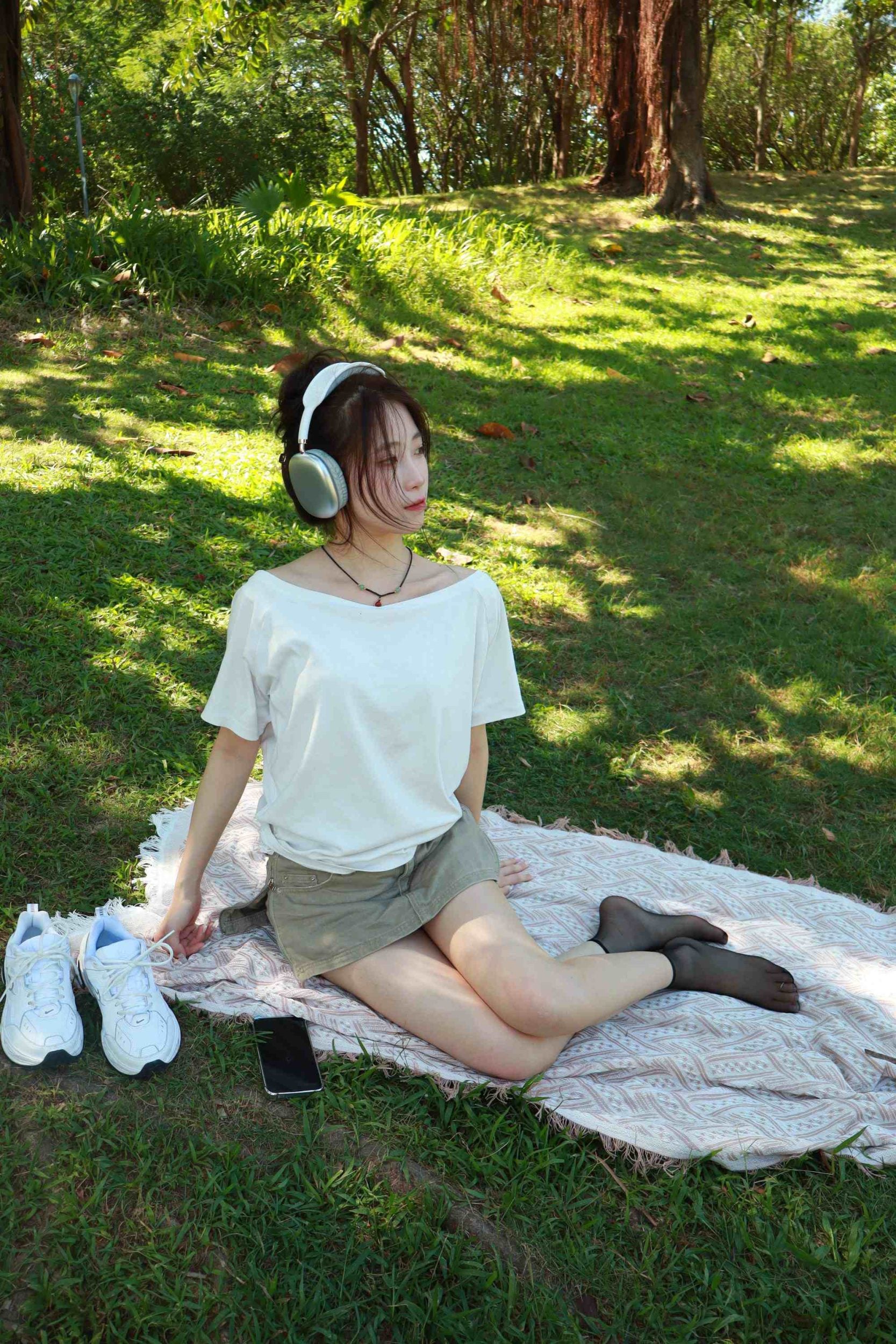 图片[16]-个人摄影师系列多位高颜值素人小姐姐户外美脚摄影含拍摄花絮和成片[168.4G]-尤妹社