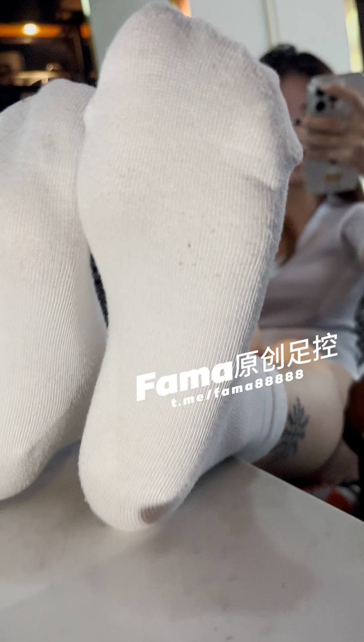 图片[17]-推特优质足控博主FAMA套路同学女大拍摄美脚[60P32V]-尤妹社