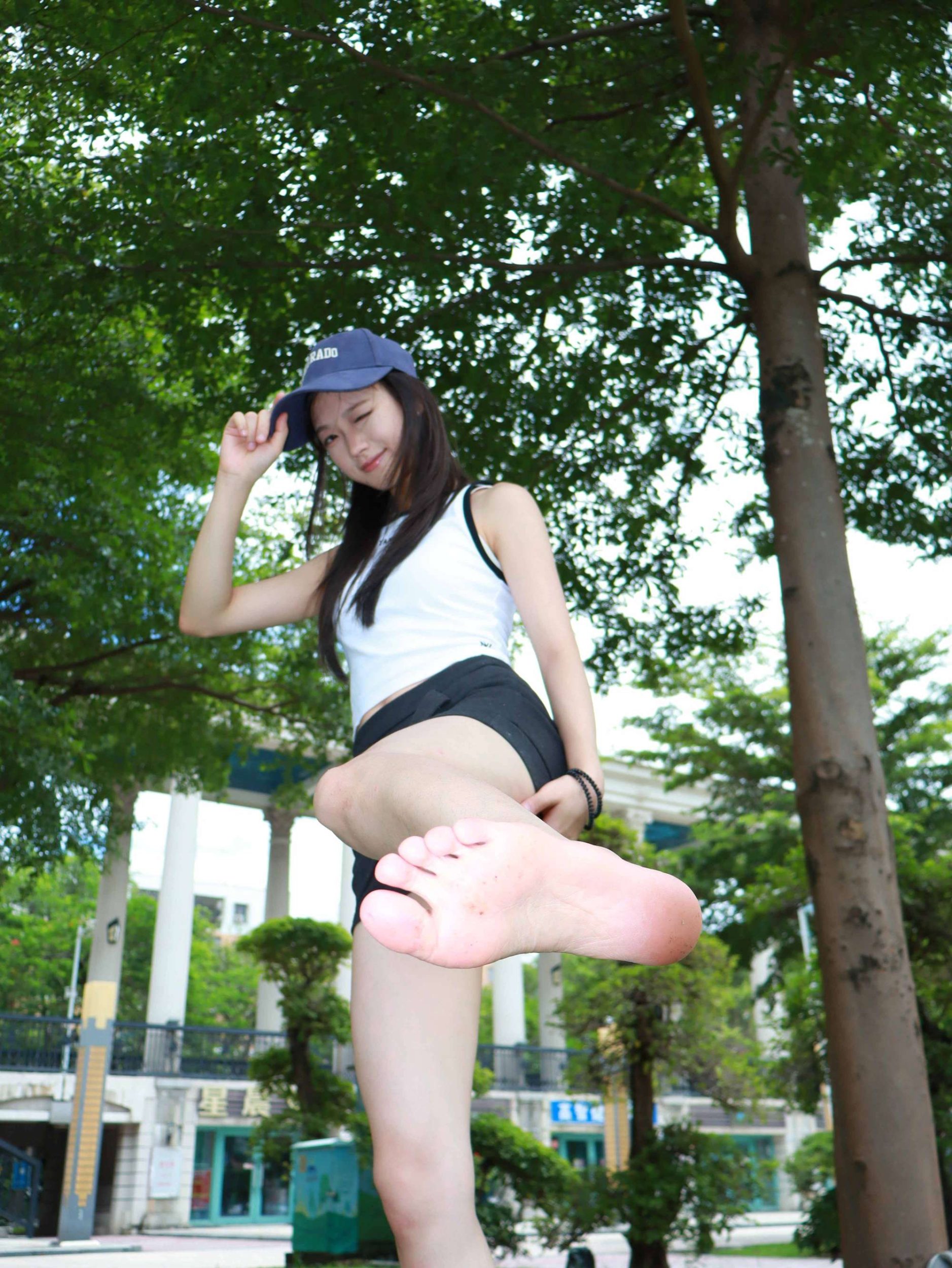 图片[20]-个人摄影师系列多位高颜值素人小姐姐户外美脚摄影含拍摄花絮和成片[168.4G]-尤妹社