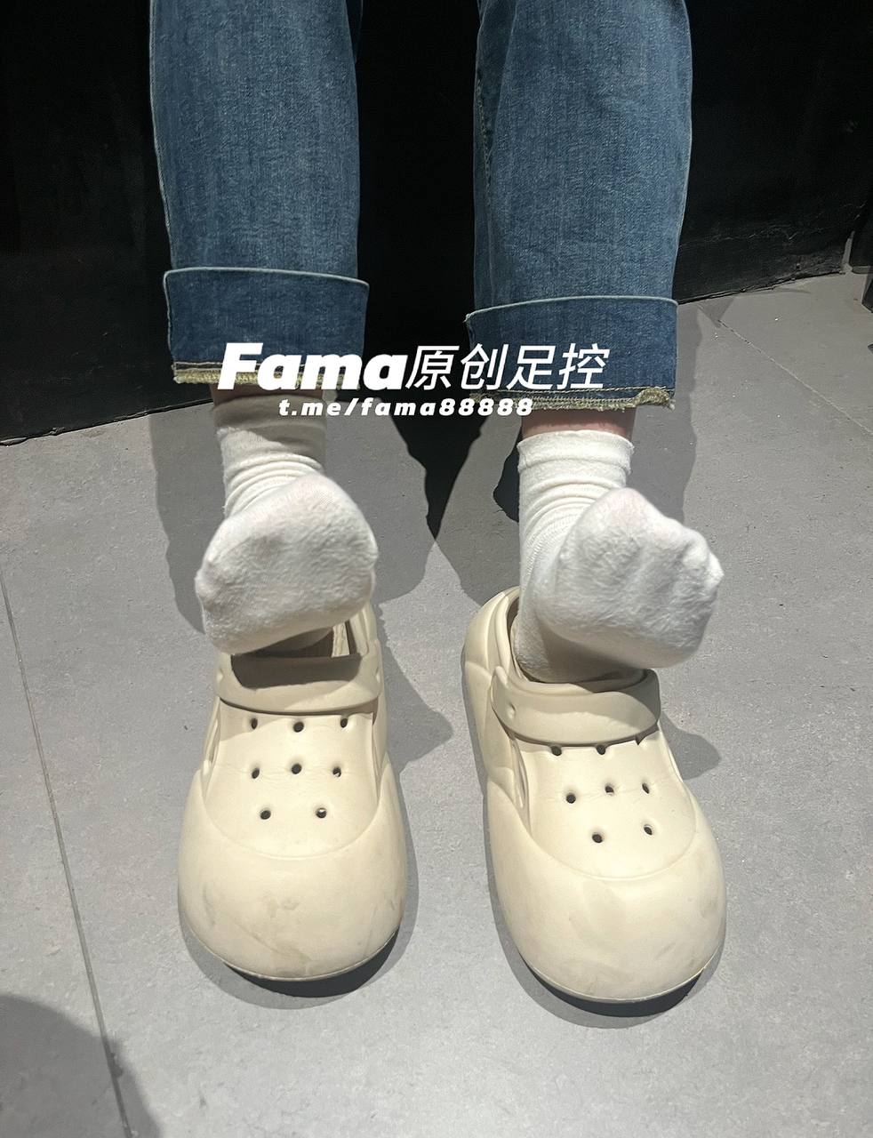 图片[21]-推特优质足控博主FAMA套路同学女大拍摄美脚[60P32V]-尤妹社