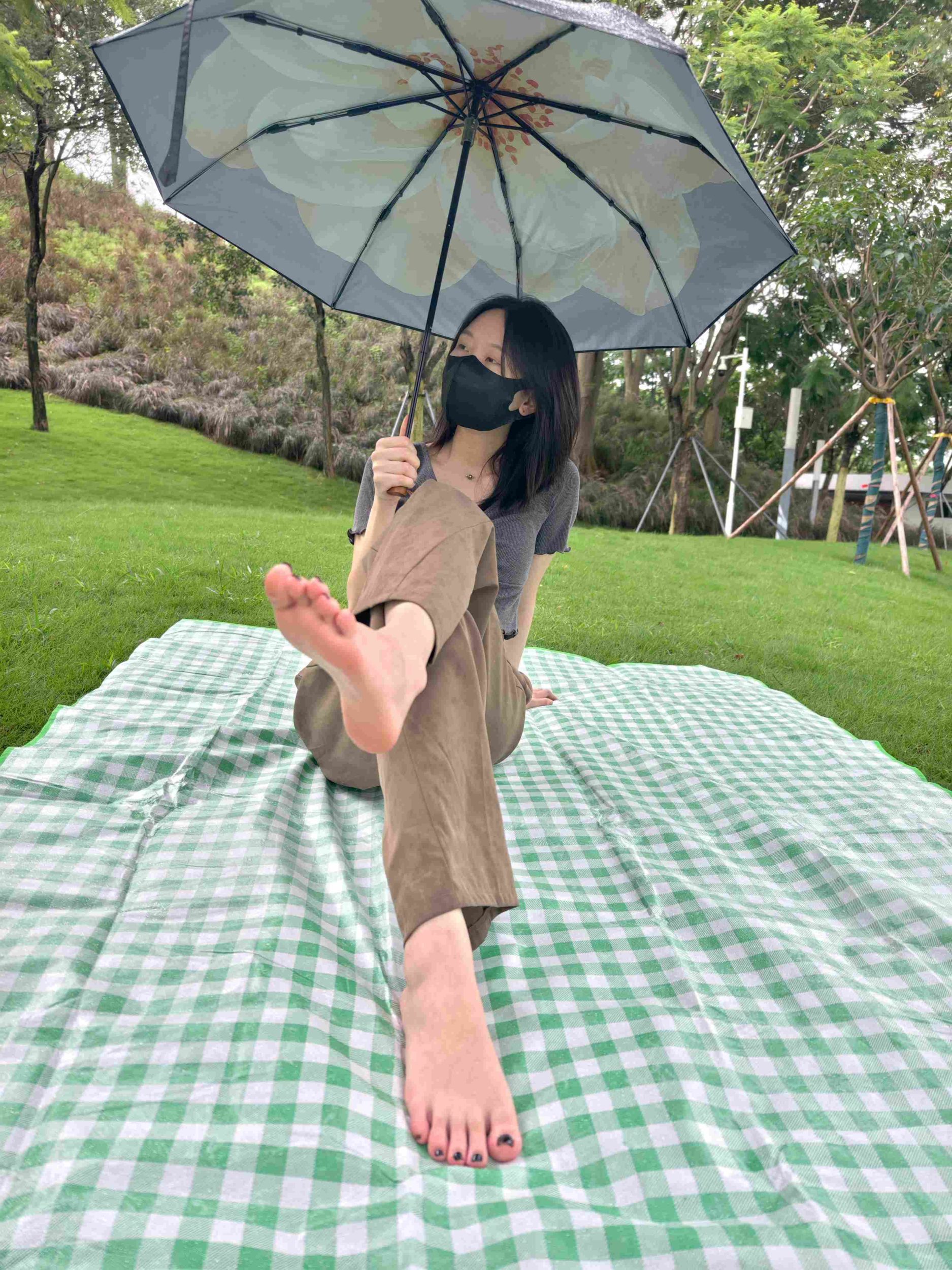 图片[8]-个人摄影师系列多位高颜值素人小姐姐户外美脚摄影含拍摄花絮和成片[168.4G]-尤妹社